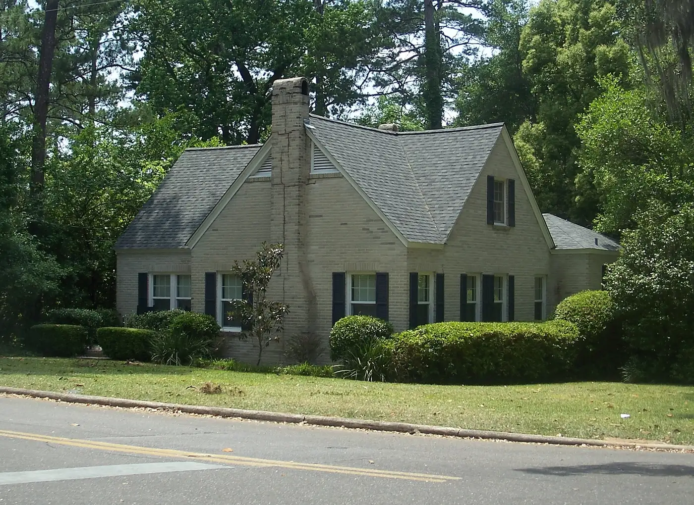 A house in the Myers Park Historic District on Golf Terrace Drive in Tallahassee.